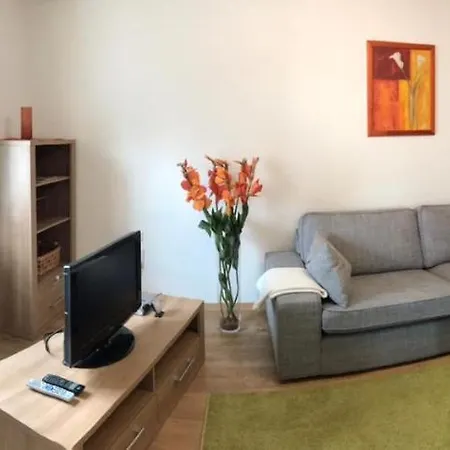 Ferienhaus Hedwig 度假居 朗道因德普法尔茨